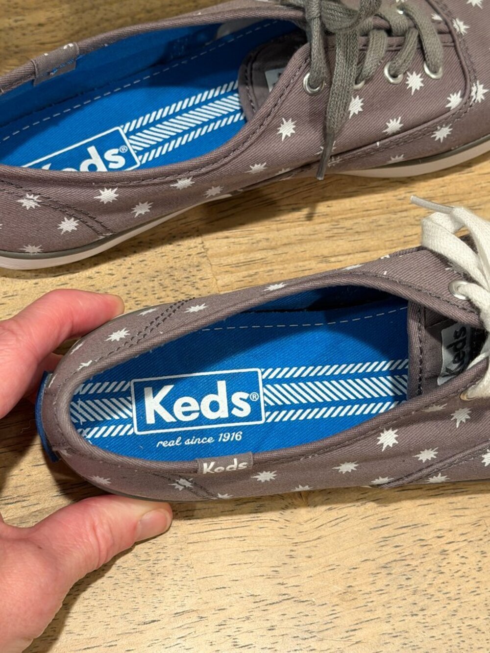 Keds Champion Gray & White Starburst Sneakers | Size 7 | Like New - Picture 4 of 11
